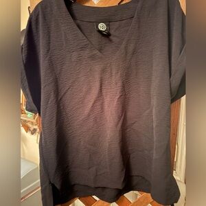 bobeau Black V-Neck Short Sleeve Top